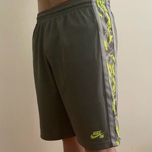 Nike sports men's shorts